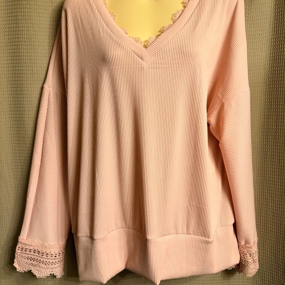 Pink Flowing Top Women's L - Picture 7 of 8